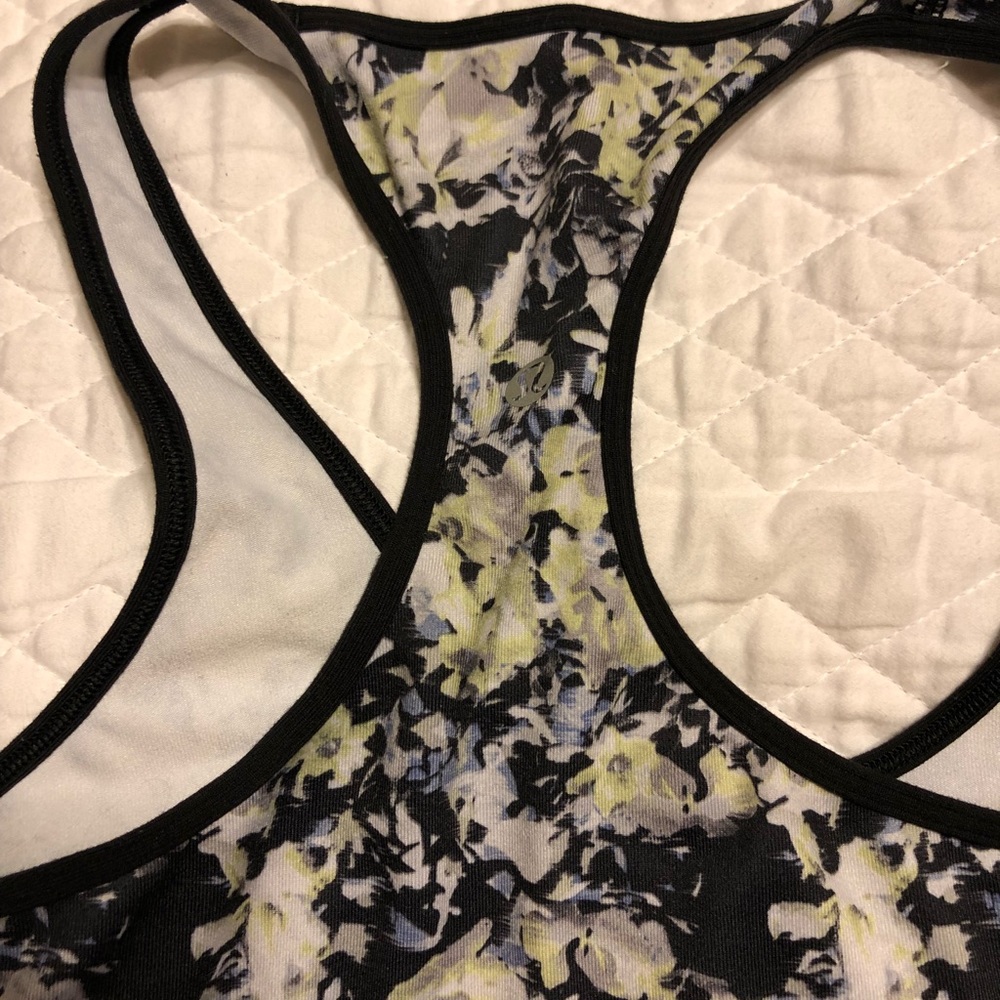 Lululemon Razorback